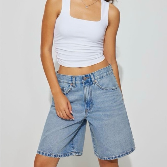 NWT RE/Done medium wash low rise baggy skater denim shorts - Picture 6 of 6